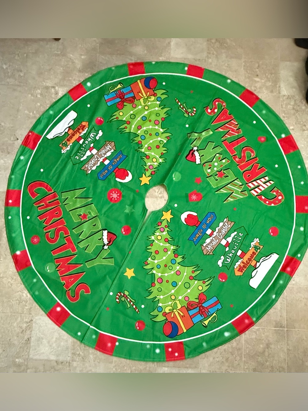 Green Merry Christmas Tree Skirt Holiday Décor
